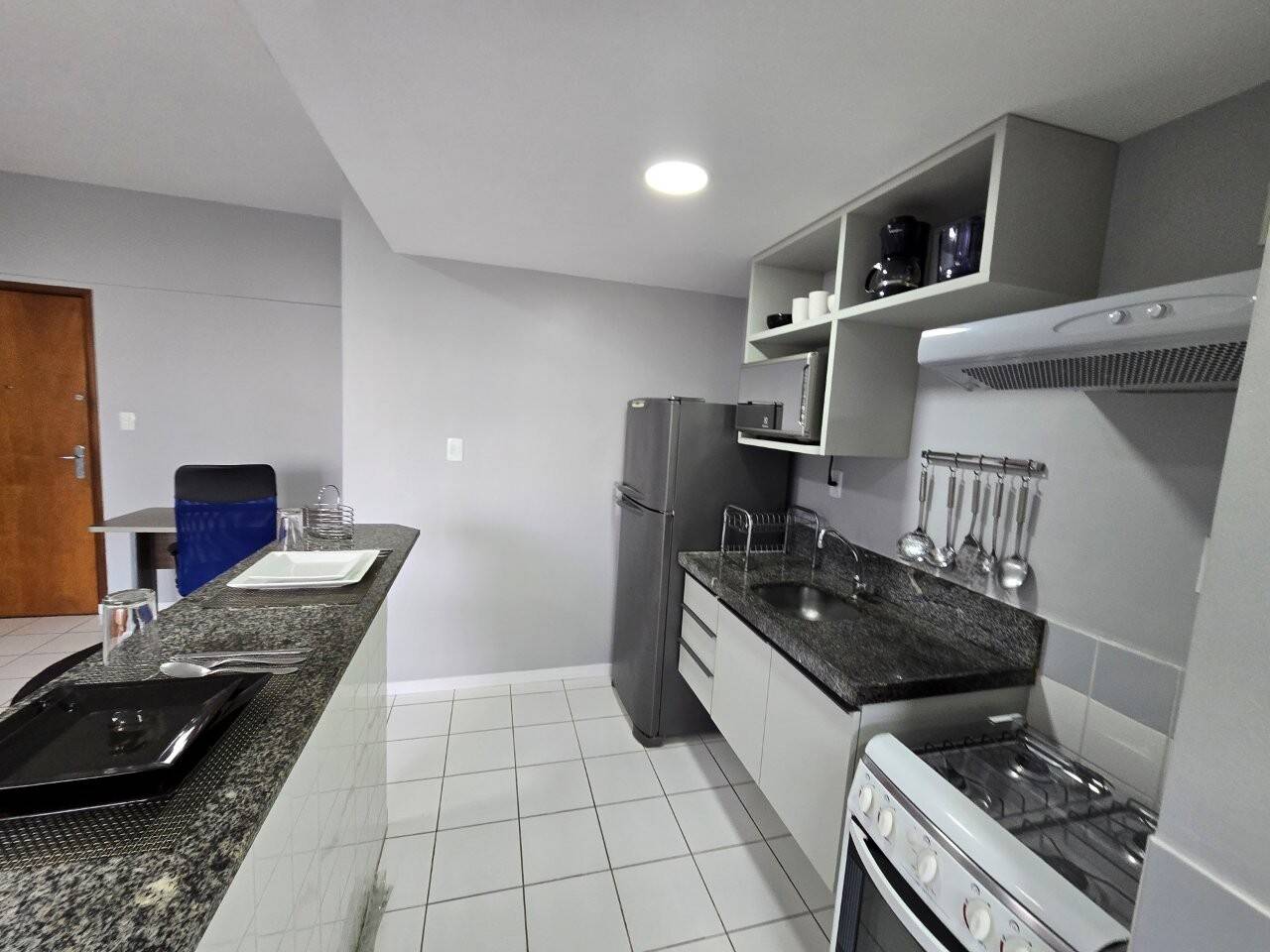 Apartamento para alugar com 1 quarto, 55m² - Foto 6