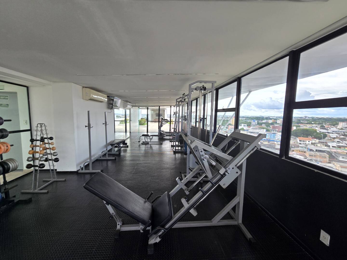 Apartamento para alugar com 1 quarto, 51m² - Foto 33