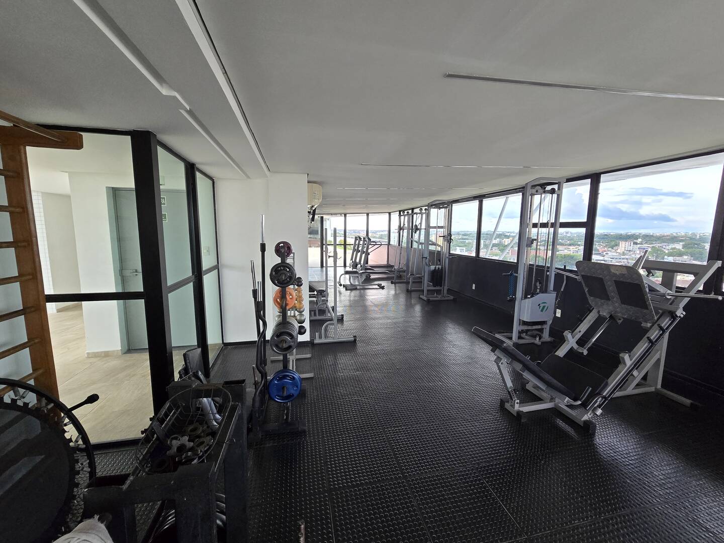 Apartamento para alugar com 1 quarto, 51m² - Foto 32