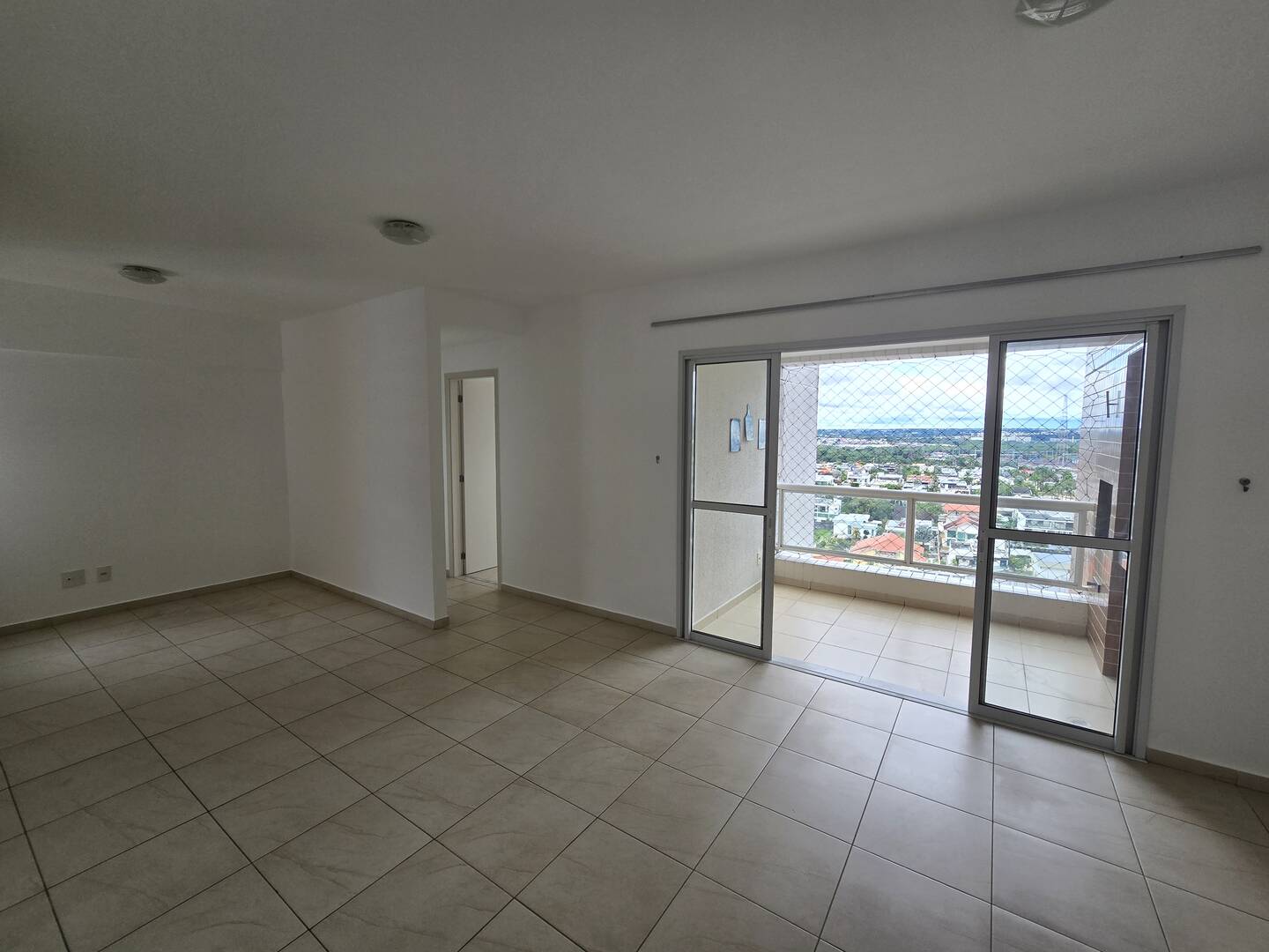 Apartamento para alugar com 3 quartos, 105m² - Foto 2