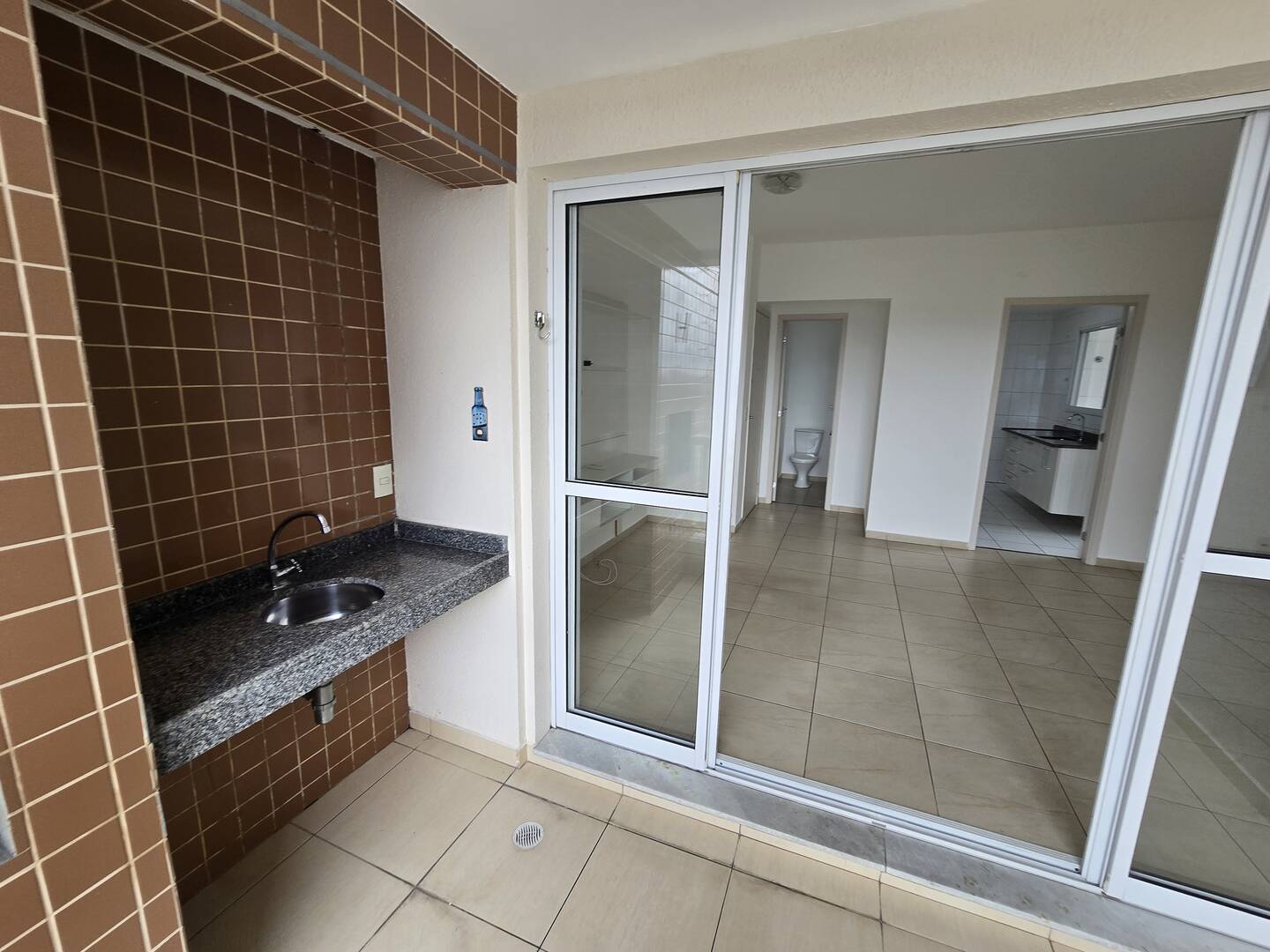 Apartamento para alugar com 3 quartos, 105m² - Foto 6