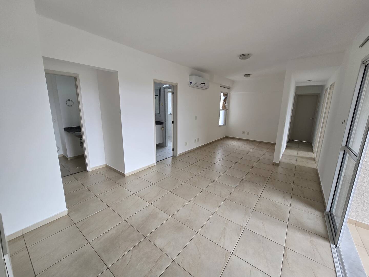 Apartamento para alugar com 3 quartos, 105m² - Foto 8