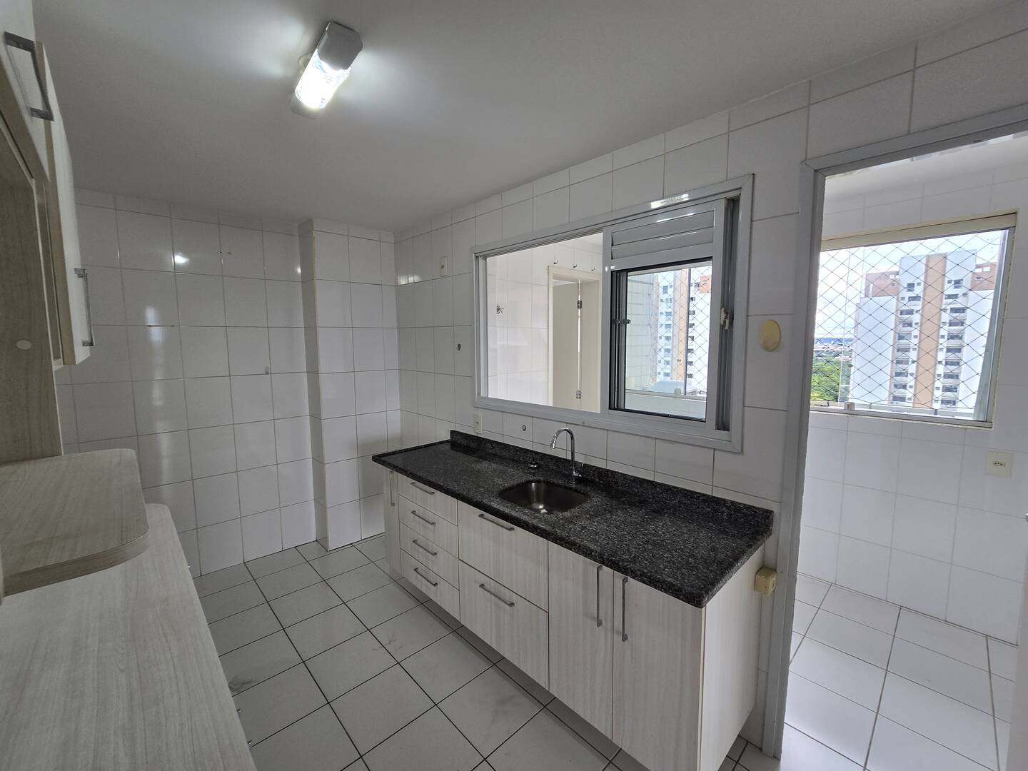 Apartamento para alugar com 3 quartos, 105m² - Foto 11