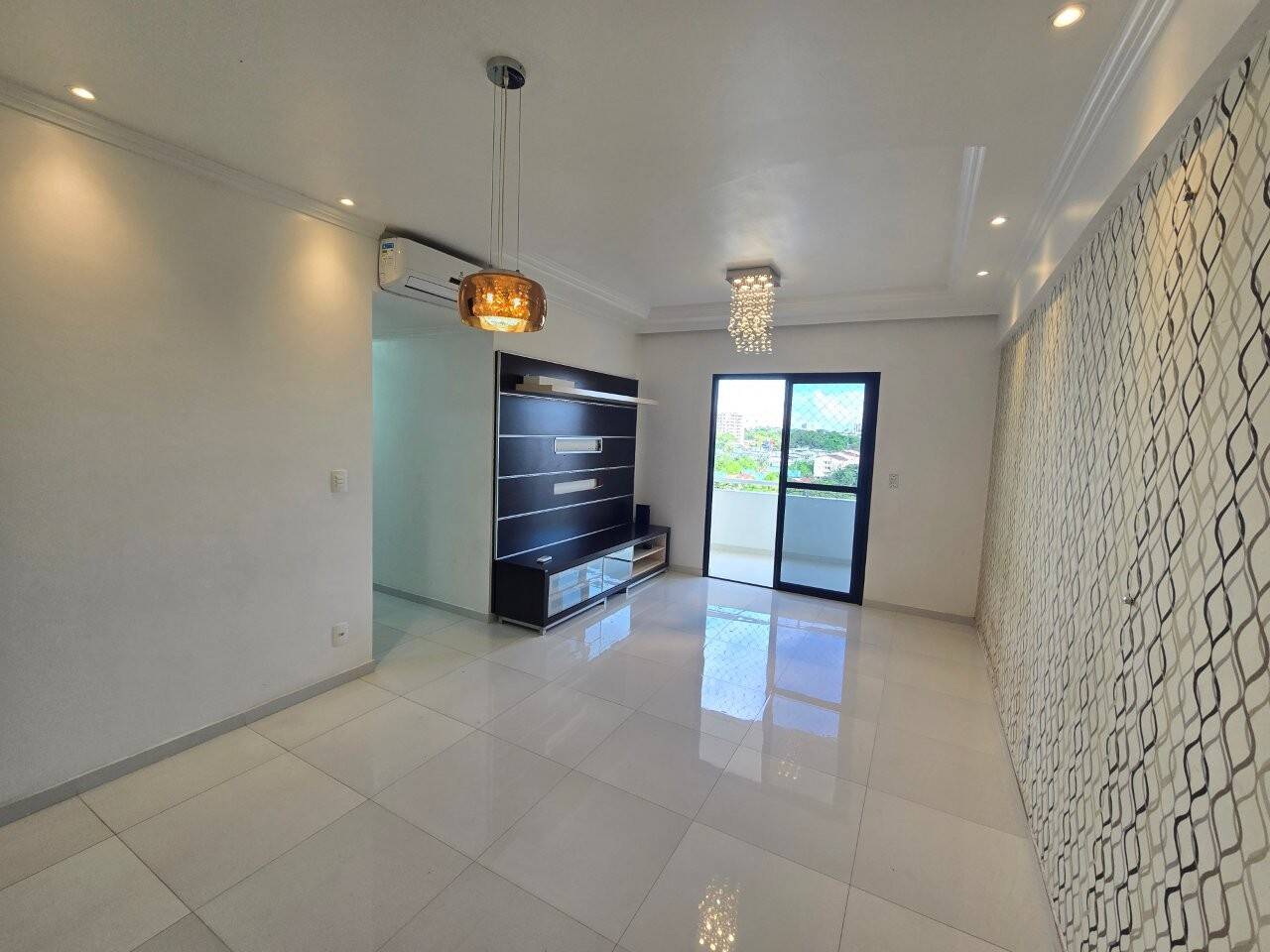 Apartamento para alugar com 3 quartos, 101m² - Foto 2