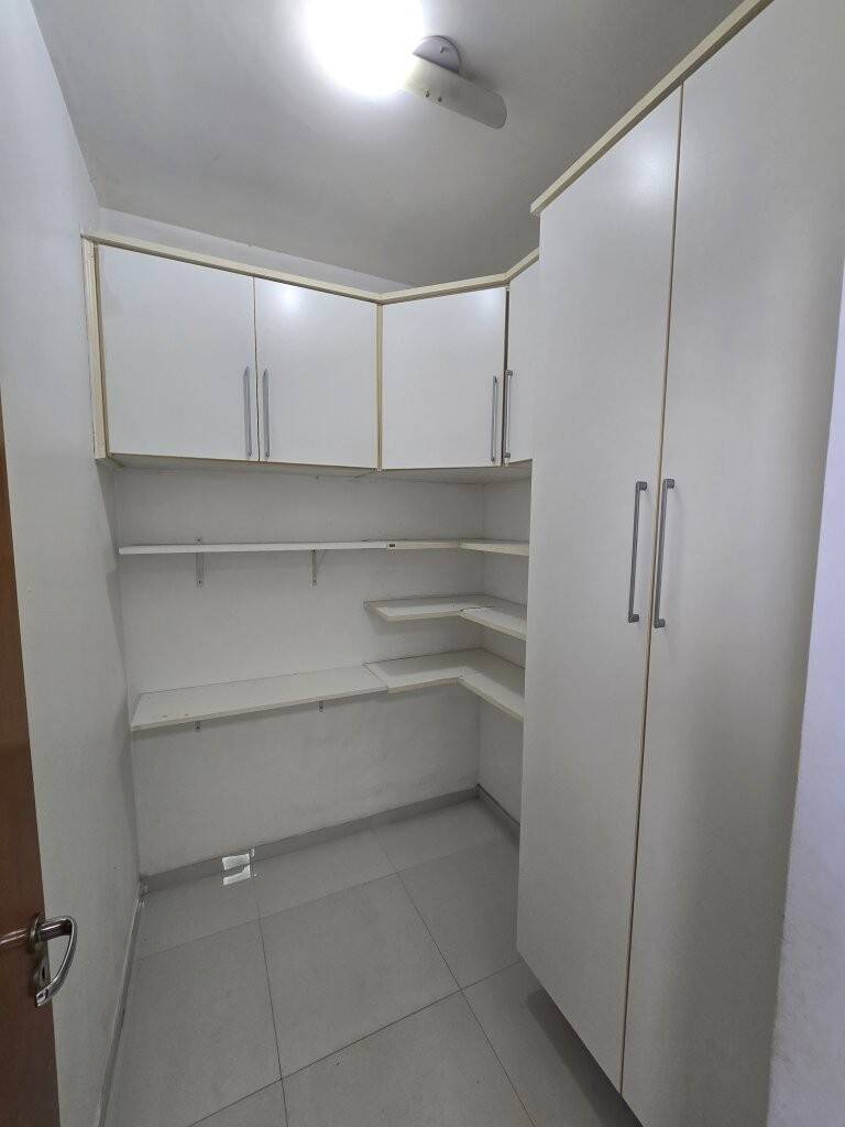 Apartamento para alugar com 3 quartos, 101m² - Foto 13