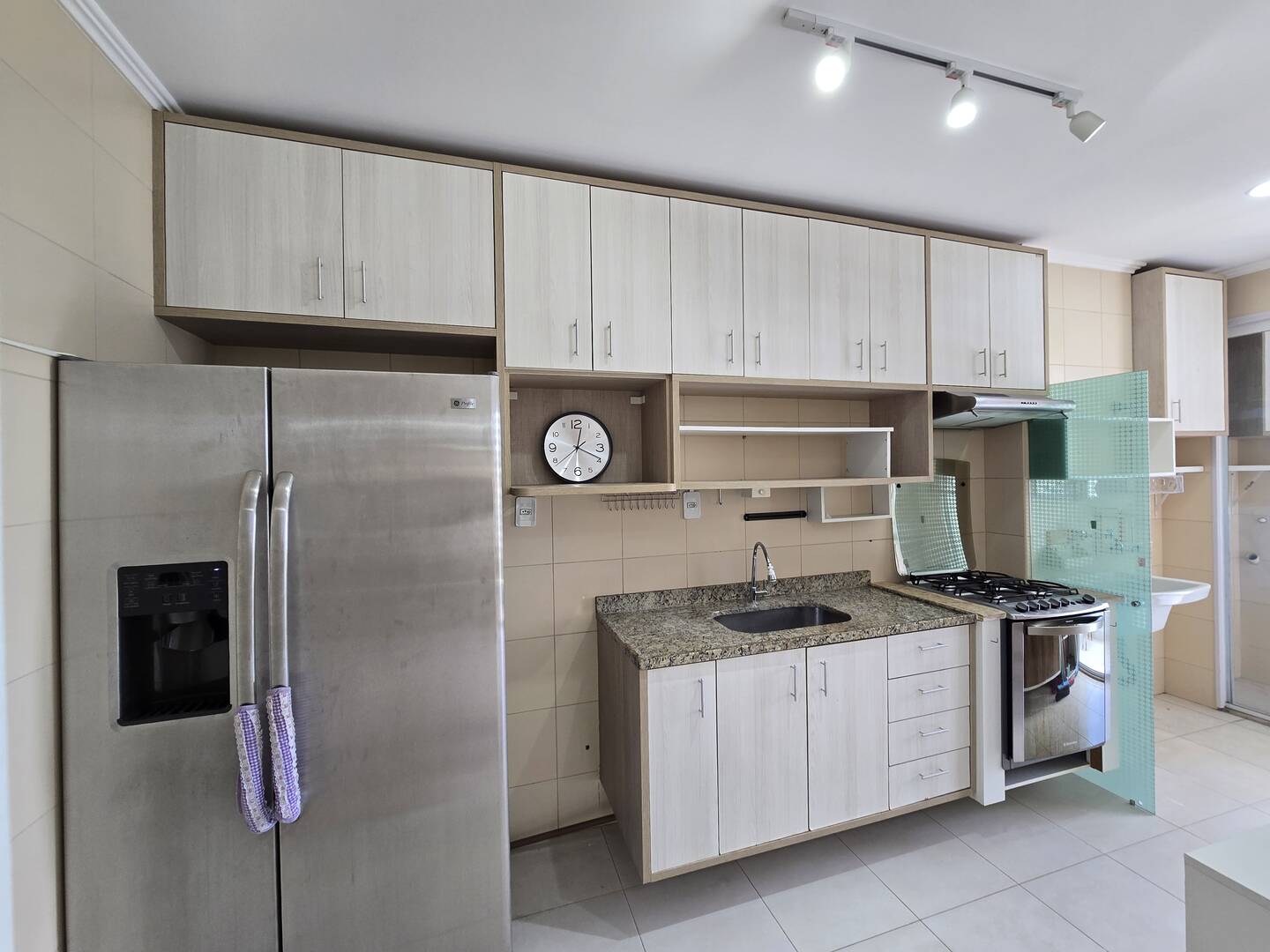 Apartamento à venda com 2 quartos, 67m² - Foto 2