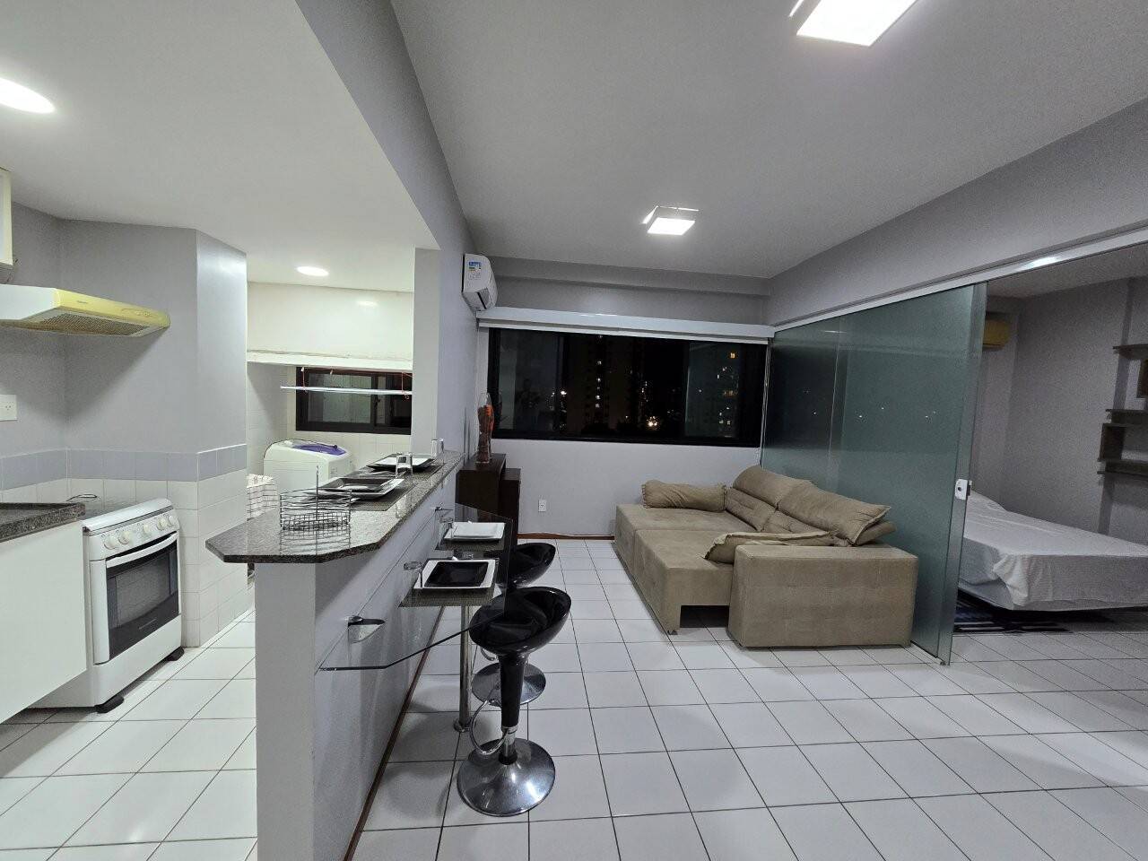 Apartamento para alugar com 1 quarto, 57m² - Foto 2